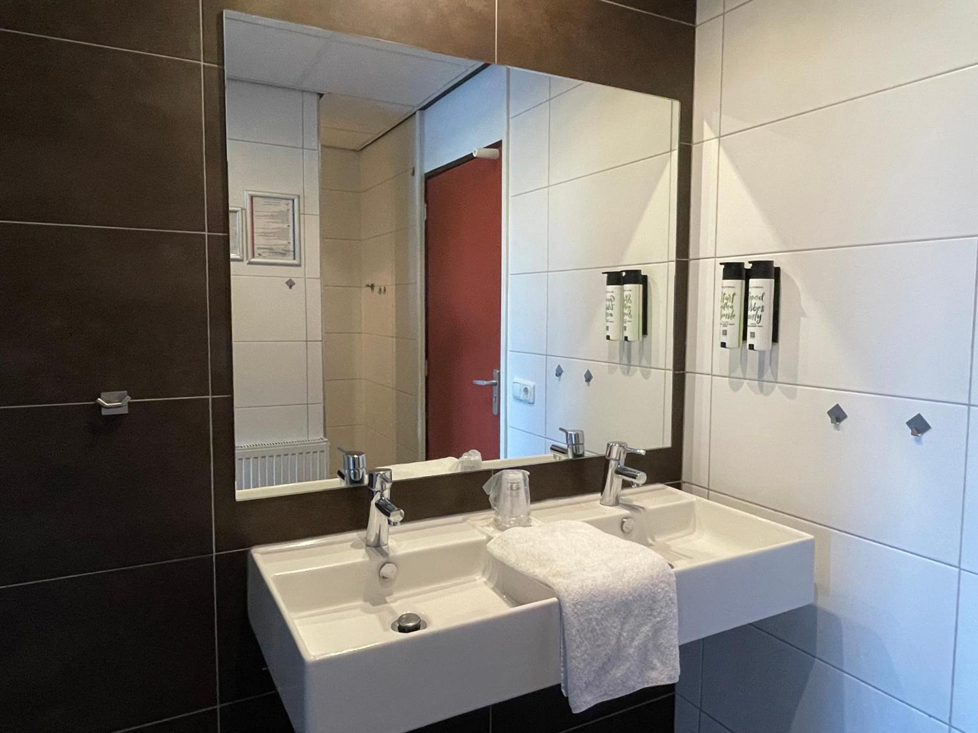 Oer'T Hout Hostel Grou Ngoại thất bức ảnh