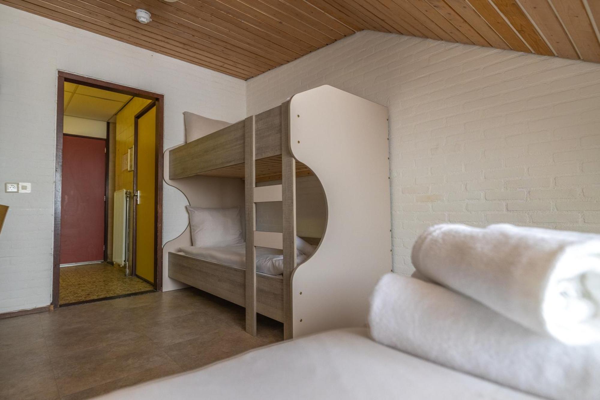 Oer'T Hout Hostel Grou Ngoại thất bức ảnh