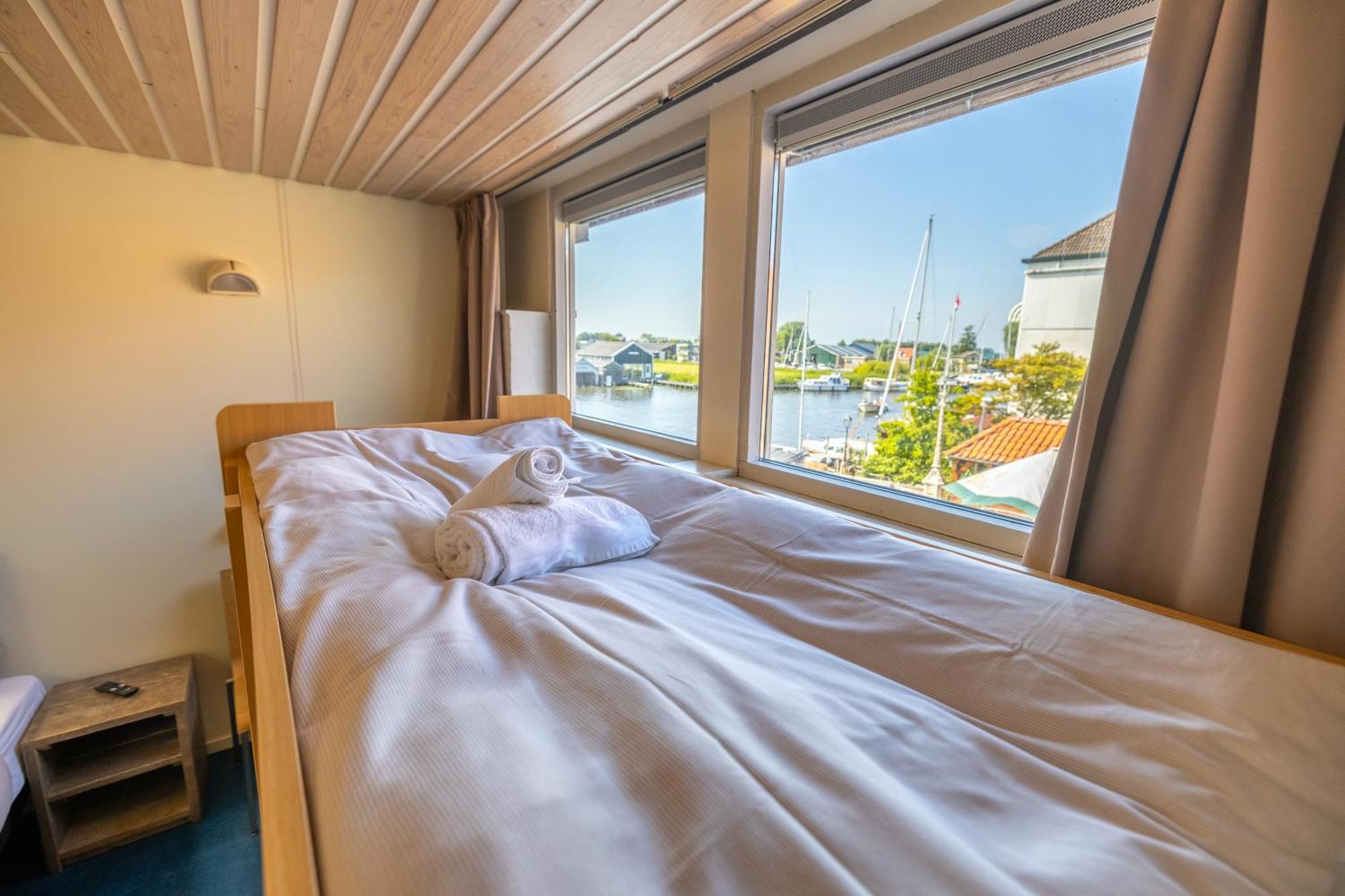 Oer'T Hout Hostel Grou Ngoại thất bức ảnh